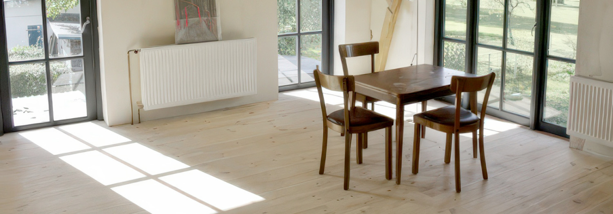 Foto helle Räume mit viel Holz